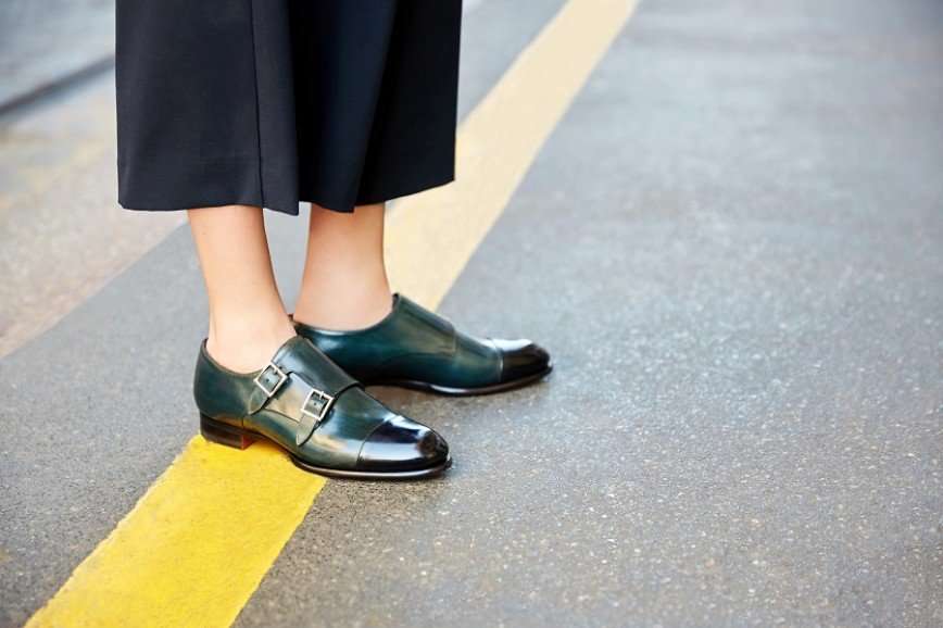 Santoni предложил женщинам создать уникальную пару обуви
