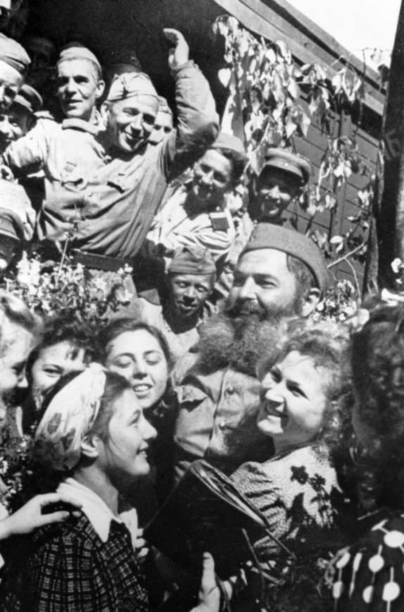Победный месяц: май 1945 года