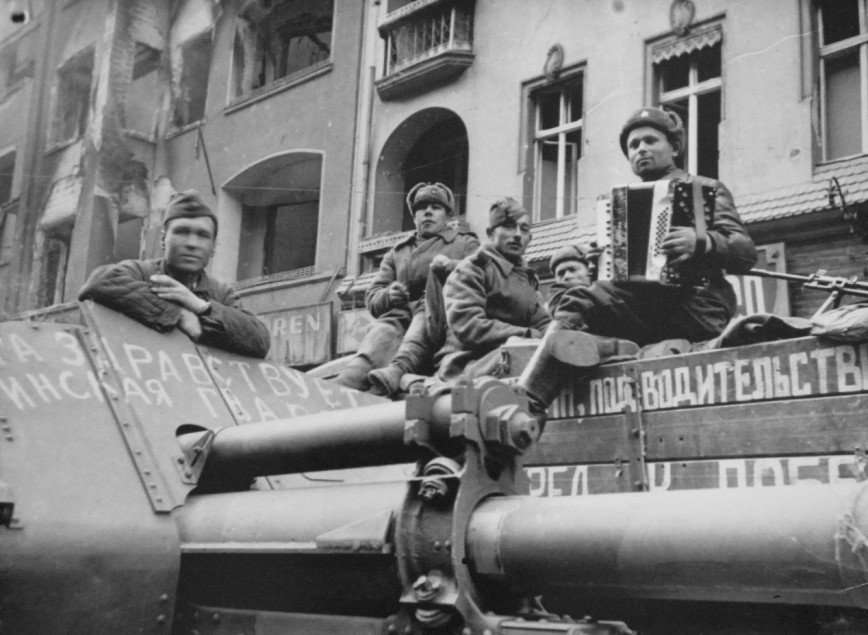 Победный месяц: май 1945 года