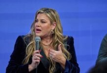 Комік Хізер Макмехан надає пріоритет контролю над екземою: проактивний підхід до здоров’я шкіри