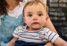 Невисловлена ворожість до батьків у громадських місцях