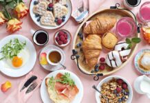 Святковий бранч на День матері: 19 вишуканих рецептів на будь-який смак