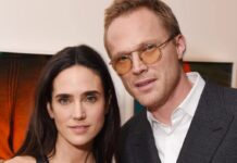 Пол Беттані припинив чутки про розлучення рідкісними сімейними фотографіями