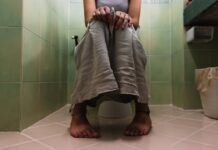 Лікарі кажуть, що цей «неприємний» симптом може бути ознакою колоректального раку