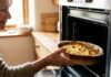 Перестаньте разогревать духовку: как экономить энергию и готовить лучше